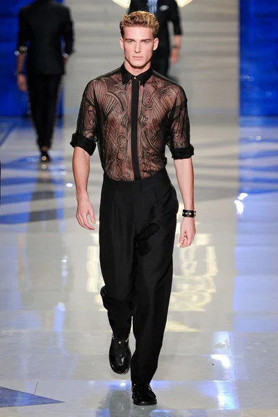 Look 44